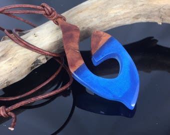 Fish hook/wood resin necklace/Shimmering metallic blue/wood resin necklace in shimmering metallikblau/epoxy resin/epoxy/gift idea/g