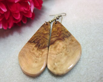 Beautiful Exotic Wood Earrings, Corrugata Burl, handcrafted by ExoticwoodJewelryAnd vintage bronze