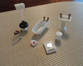 D178) Vintage Miniature tiny Doll House Bathroom 1/4" scale