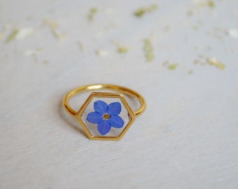 US size 6 only / Myosotis ring Hexagonal ring Veritable forget me not Resin ring Pressed flower Forget me not ring Romantic gift for her