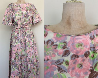1980's Floral Cotton Print Dress Size Medium Large XL by Maeberry Vintage