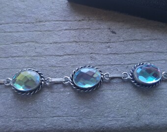 Emilie Link Bracelet Gold Iridescent main image 1