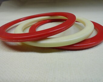 Plastic Bangle Bracelets a set of 3 Red and White