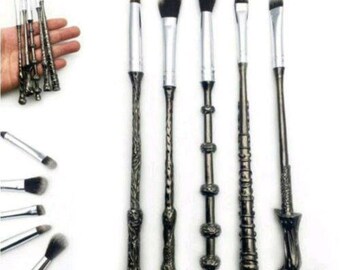 Magic Wand Makeup Brush Set in Silver Finish with Black Carrying Bag