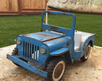 Vintage toy Tonka metal bank truck , prettyblueand chippy paint , rusted