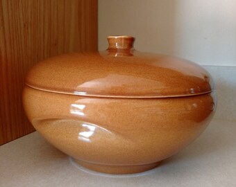Vtg Iroquois Casual China by Russel Wright Apricot Round 2 qt Casserole Bowl w/Lid