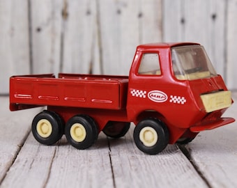 1970s metal toy truck, Truck toy, Vintage kids toy, Mechanical toy, Red truck, Vintage toy collector's, Soviet era truck toy, Old truck USSR