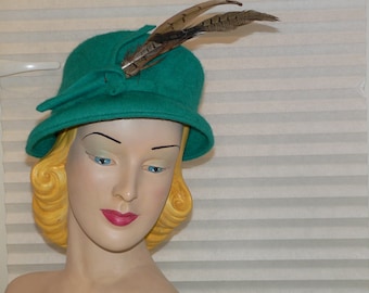 1940's Green Hat with Feather Trim Tilt Hat