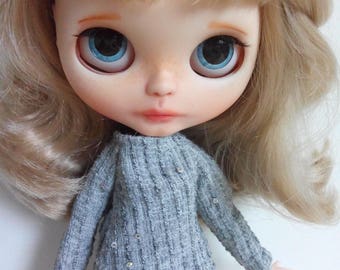Gray blouse with sequins, sparkly and adorable, for pullip blythe azone momoko obitsu and similar dolls