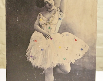 Wood "Joy is not in Things" Sign - Retro Shabby Chic Dancer