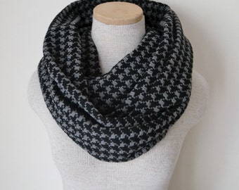 GREY and WHITE Chevron Snap Scarf