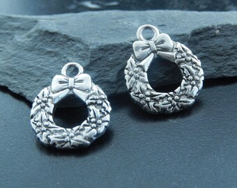 1 pendant Christmas wreath