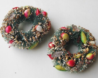 Vintage 50s Holt Howard Christmas Bottle Brush Wreath Candle Holder Rings Decorations
