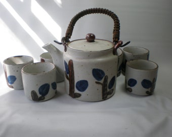 Vintage Stoneware Teapot and 6 Matching Cups