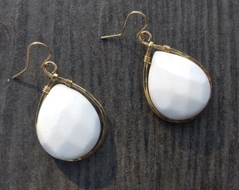 Gold-filled hammered white jade D drop earrings