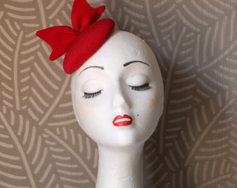 Mini Red Hat, Mini Red Veil Hat,Bow Fascinator Hat,Red Fascinator Hat,Red Headdress,Red Headpiece,Red Cocktail Hat