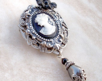 Black Cameo Brooch Pin Lolita brooch Gothic Jewelry for women victorian brooch Victorian Elegant Gothic Lolita Black Pearl Flower Romantic