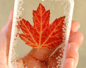 Paperweight/Suncatcher with real Maple Leaf