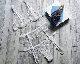 Wedding lingerie, bridal lingerie, white lingerie, sexy lingerie, sexy gift for her, erotic lingerie, erotic gift, honeymoon lingerie
