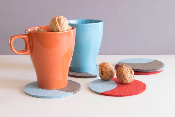 Set of round felt coasters / round coasters / orange, taupe, light blue / stylish coasters / wool felt / handmade / made in Italy