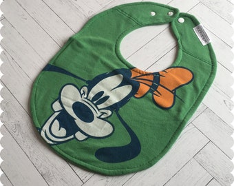Goofy Baby Bib, Recycled T-Shirt Baby Bibs, Disney Baby, Disney Bib, Baby Shower Gift, New Baby Gift