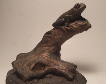 Red Eye Tree Frog sculpture