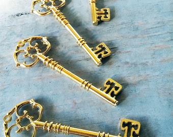 Skeleton Key Antiqued Gold Key Large Skeleton Key Steampunk Key Wedding Key 1 piece 3.25" Shiny Gold Key Pendant Ornate Big Key
