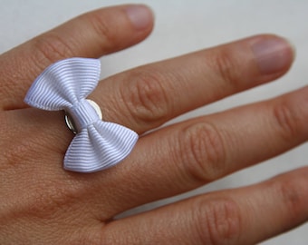 Ring with adjustable bowtie