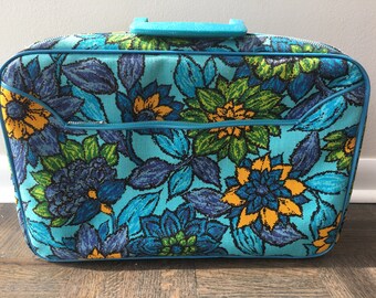 Vintage Mod Mid Century Montgomery Ward Stratolite Suitcase Overnight Bag Floral