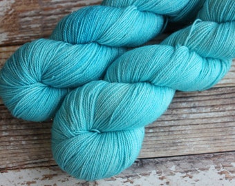 Brillante - Still Waters - Hand Dyed Yarn - 75/20/5 Superwash Merino/Nylon/Stellina