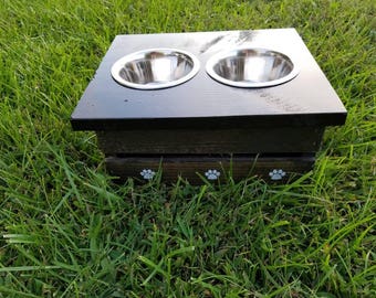 Small feeder with storage--Black