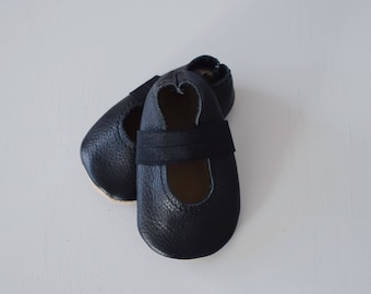 ballet flats /soft soled leather shoes / baby moccasin moccs / BLACK
