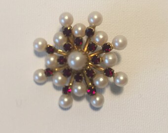 Beautiful Vintagebrosche, gold, red rhinestones, pearl