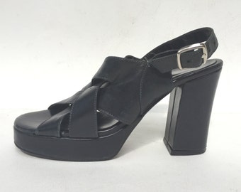 1970s black leather platform sandals - size 7 - 1970s platform sandals - 1970s plarform shoes - black platforms