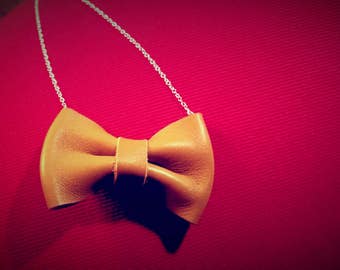 Knot necklace