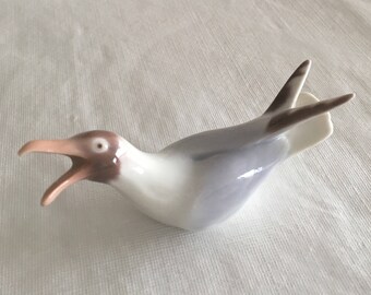 Bing and Grondahl Screaming Sea Gull, Gray and White