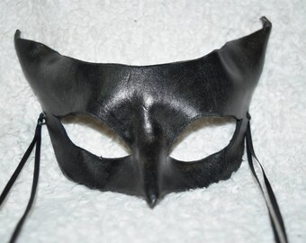 Black cat, bat leather mask