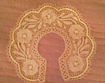 Antique Vintage Handmade Lace Collar Victorian Edwardian Flowers & Leaves Notions Costume Sewing Restorations Collectible Mixed Media