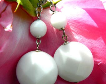 White Earrings Boho Jewelry Mother Day Gift from Daughter Dangle Earrings Bridal Party Earrings Sister Gift Womens gift Gardening gift Plant