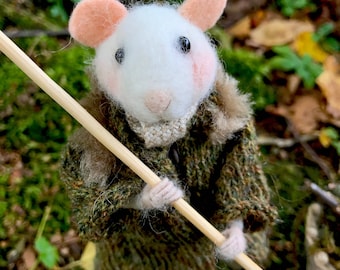 Needle Felted Mouse: Ramiro, the gardener