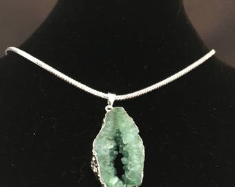 BLUE GEODE NECKLACE