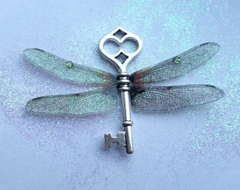 Magical Dragonfly Wing Pendant (2)