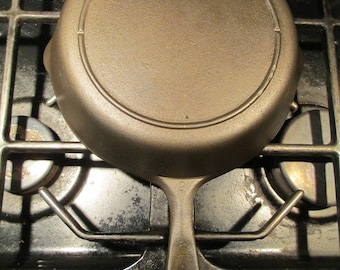 Vintage 3 notch Lodge #5 Cast Iron Skillet with Heat Ring
