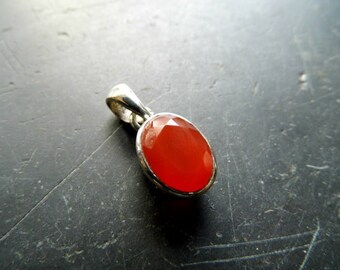 Pendant, sterling silver, carnelian, orange, jewelry