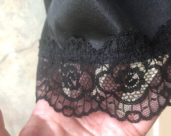 Vintage classic black half slip, black half slip sz M, classic black nylon half slip S/M