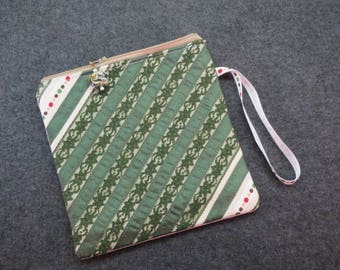Forest Green Lace wristlet zippered bag