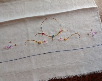 Vintage Linen Dish Towel, Embroidered Towel, Tea Towel, Floral Linens, Vintage Linens