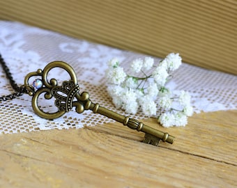 Key necklace, Vintage key necklace, Antique key necklace, Vintage bronze necklace, Long vintage necklace, Key pendant necklace
