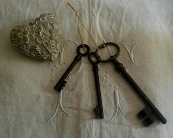 Set of three old keys / vintage keys / lot 5