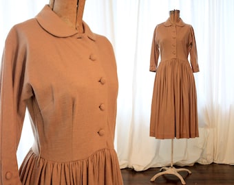 Vintage 1950s woven camel colored wool button up shirt dress long sleeve peter pan collar 50s